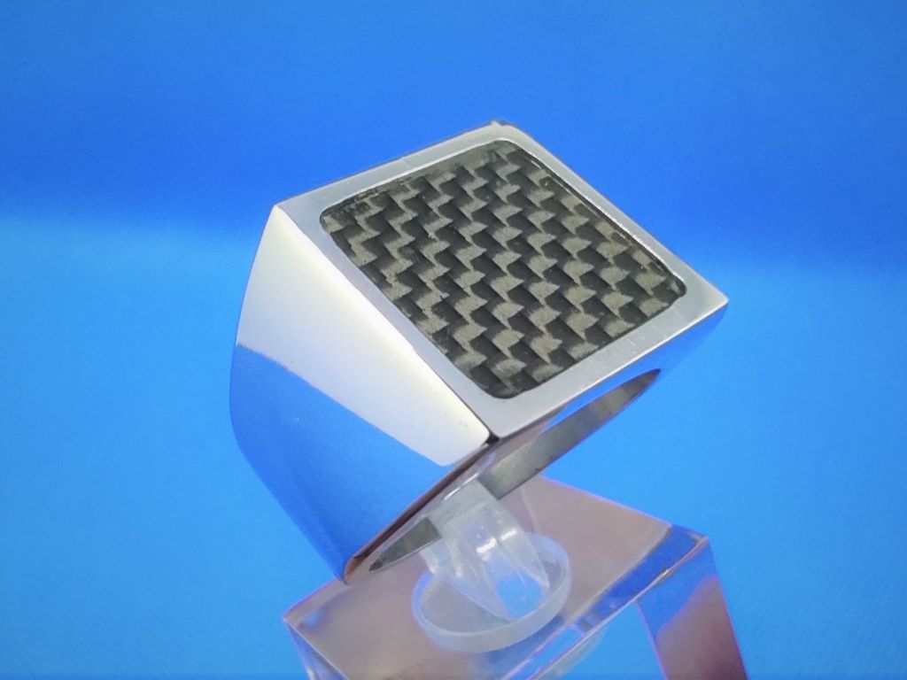 Bague chevalière carrée classique en acier inoxydable chirurgical 316L, motif damier, style rock