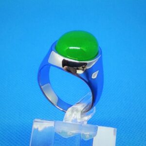 Bague chevalière acier classique en acier inoxydable chirurgical 316L, avec pierre verte ovale en cabochon