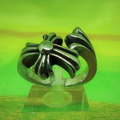 Bague gothique croix enhendée enroulée ajustable