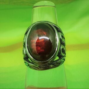 Bague chevalière gothique en acier inoxydable chirurgical 316L évidée avec pierre rouge en cabochon, style rock, biker, gothique