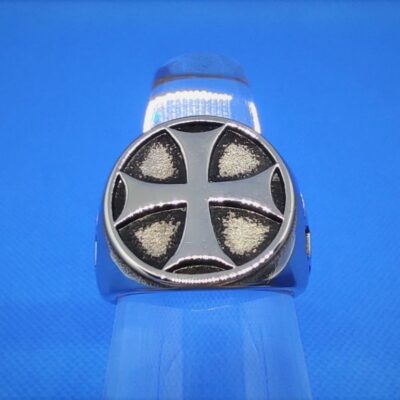 Bague chevalière croix teutonique