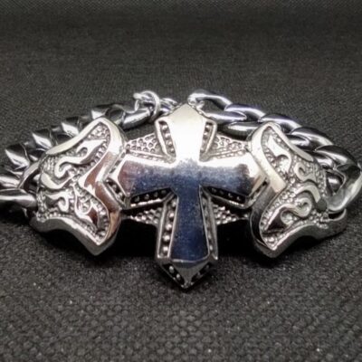 Bracelet croix fléchée avec flamme