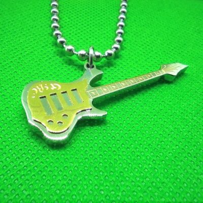 pendentif rock acier guitare électrique or