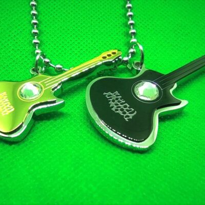 Pendentif classique guitare folk