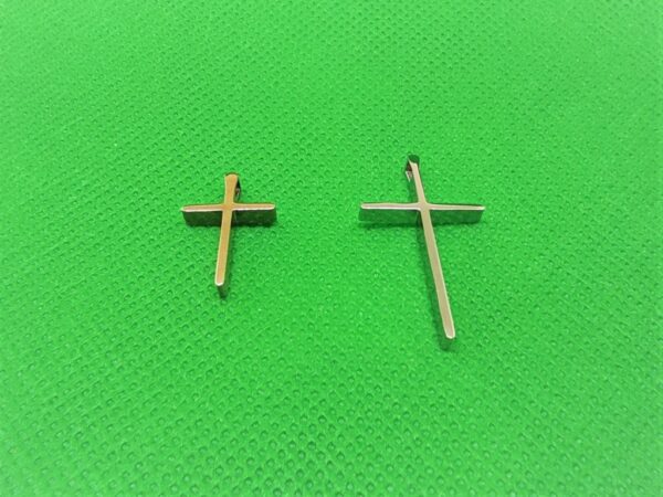 Pendentif acier croix latine petite, style classique