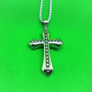 Pendentif acier croix fichée avec billes, gothique