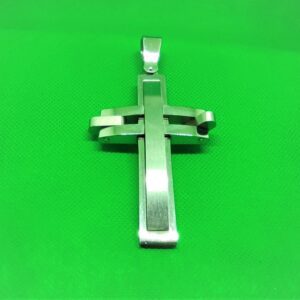 Pendentif acier croix moderne