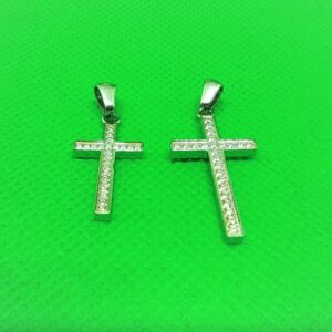 Pendentif acier croix latine avec des strass, classique