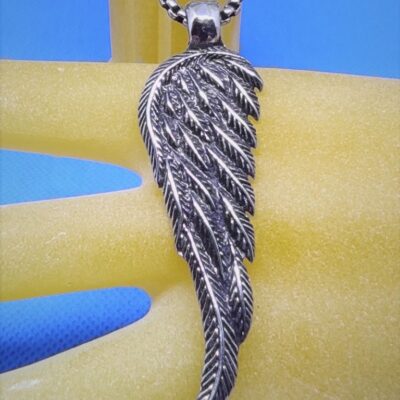 Pendentif gothique aile d'ange