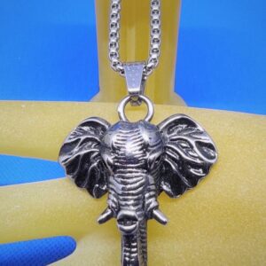Pendentif gothique acier tête d'éléphant, style gothique rock biker animaux