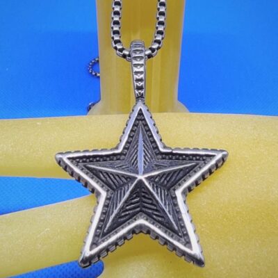 Pendentif gothique étoile à 5 branches