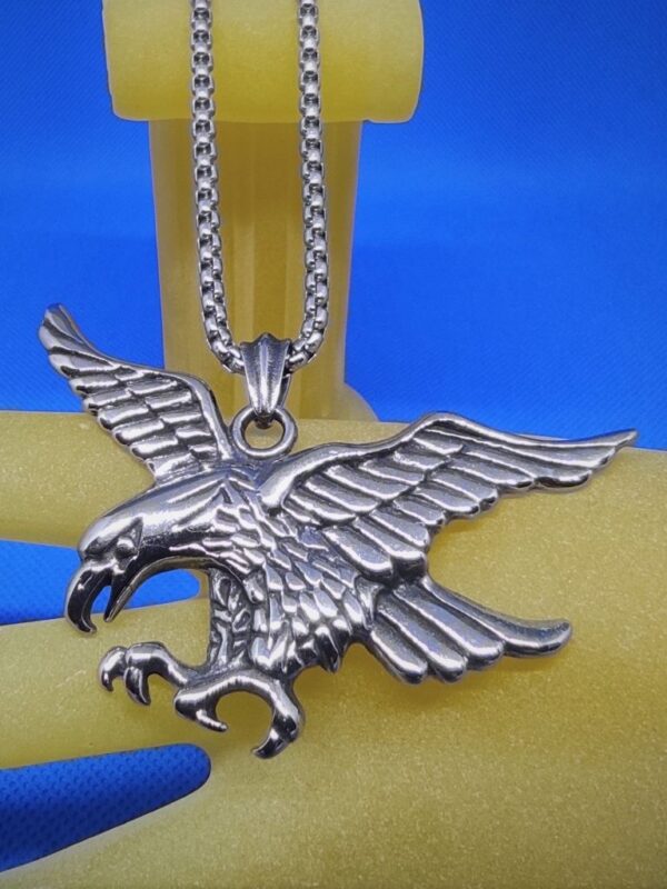 Pendentif gothique acier grand aigle, style gothique rock biker country animaux