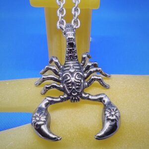 Pendentif gothique acier grand scorpion, style gothique rock biker animaux punk