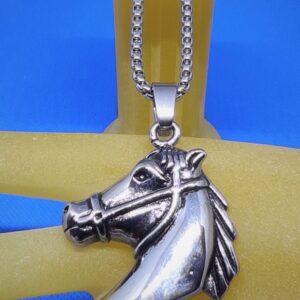 Pendentif gothique acier profil cheval, style gothique rock biker country animaux