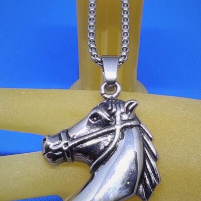Pendentif classique profil de cheval