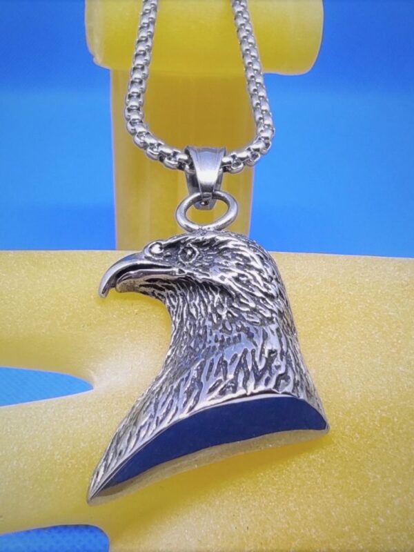 Pendentif gothique acier profil d'aigle, style gothique rock biker country animaux