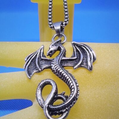 Pendentif dragon ailé