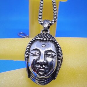 Pendentif gothique acier tête de bouddha, style gothique rock biker