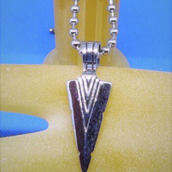Pendentif gothique acier viking flèche Kattegat, style gothique rock biker viking